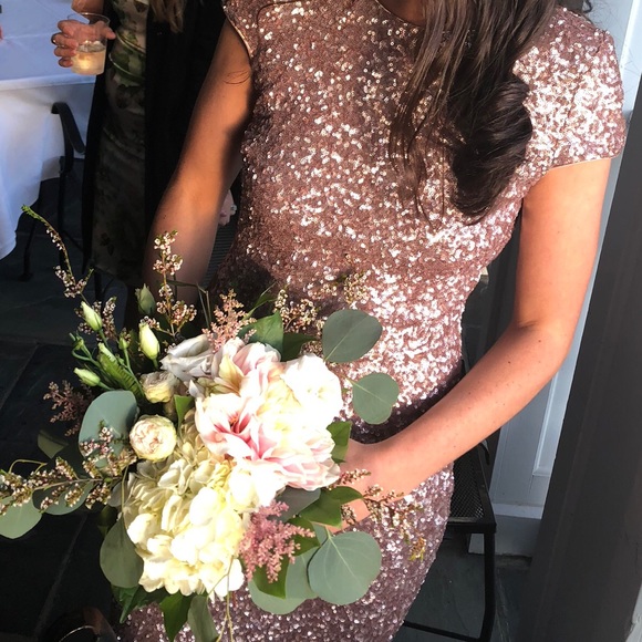 DRESS THE POPULATION GOWN - Picture 1 of 3